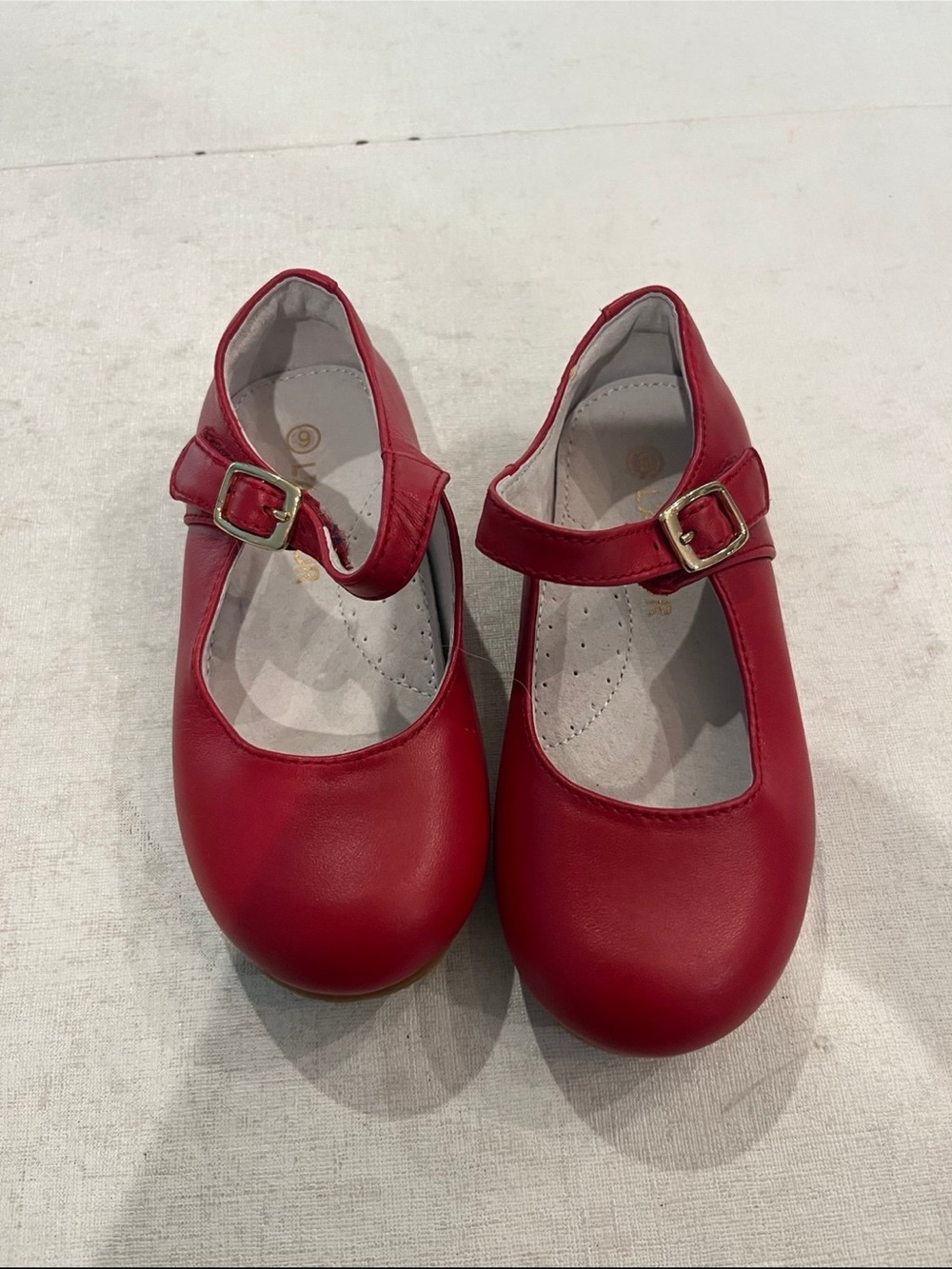 Girls Red leather Mary Jane Dress Shoes - Classic velcro Strap. NWOT!